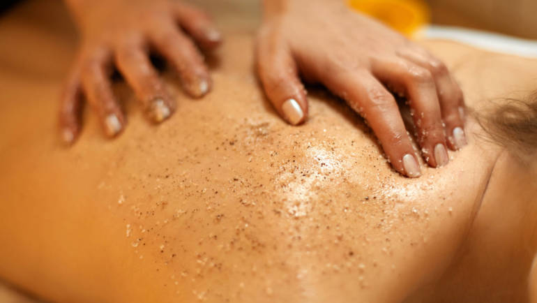 Le gommage corps, massage et soin en exclusivité par Massage Siddarta!